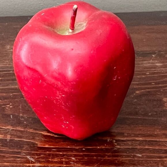 Vintage Red Apple candle - Picture 2 of 4